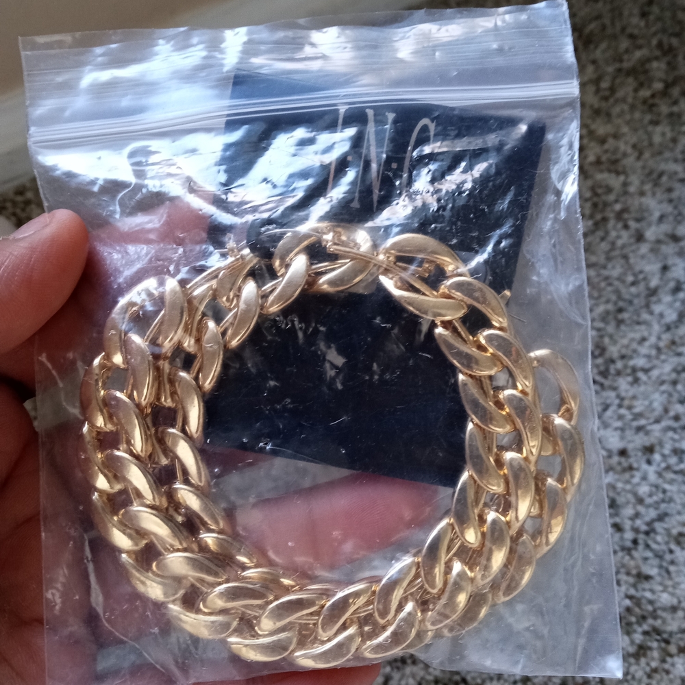 Chunky Gold Chain Bracelet - Picture 2 of 4